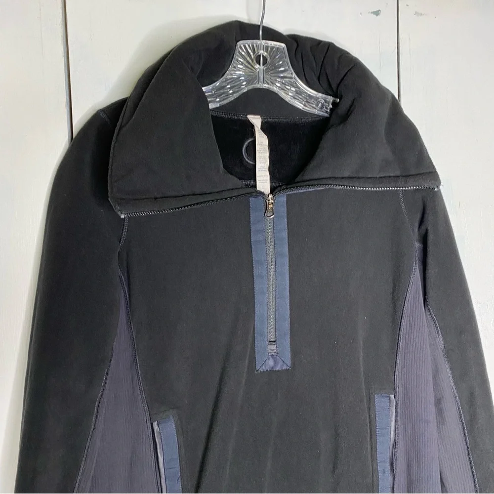 Lululemon half zip pullover fleece jacket size 6 - Picture 3 of 7
